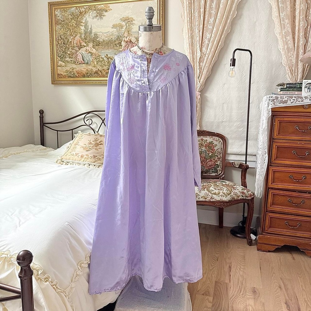 90s Only Necessities size 1X lavender satin floral embroidered long sleeve